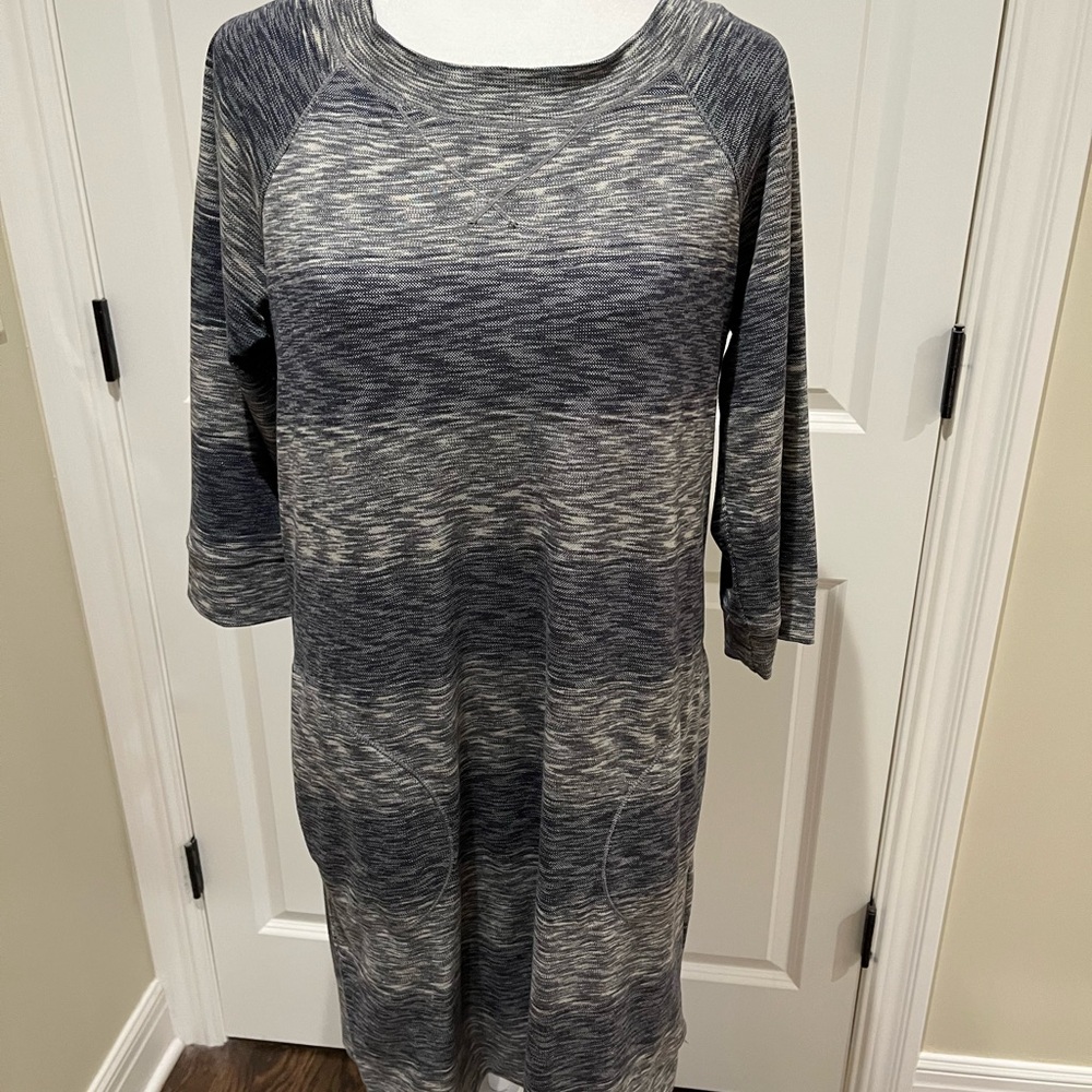 Max Studio (Weekend) Gray Shift Dress